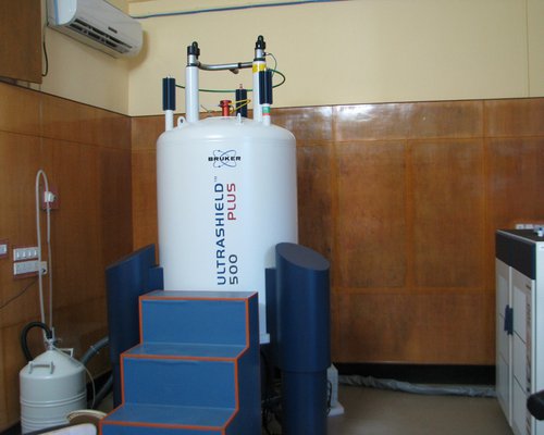 11. Bruker NMR.jpg